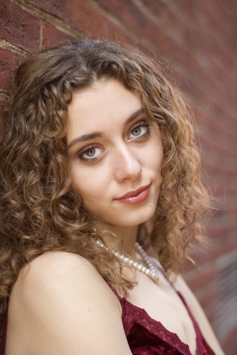 Anneke Angstadt headshot