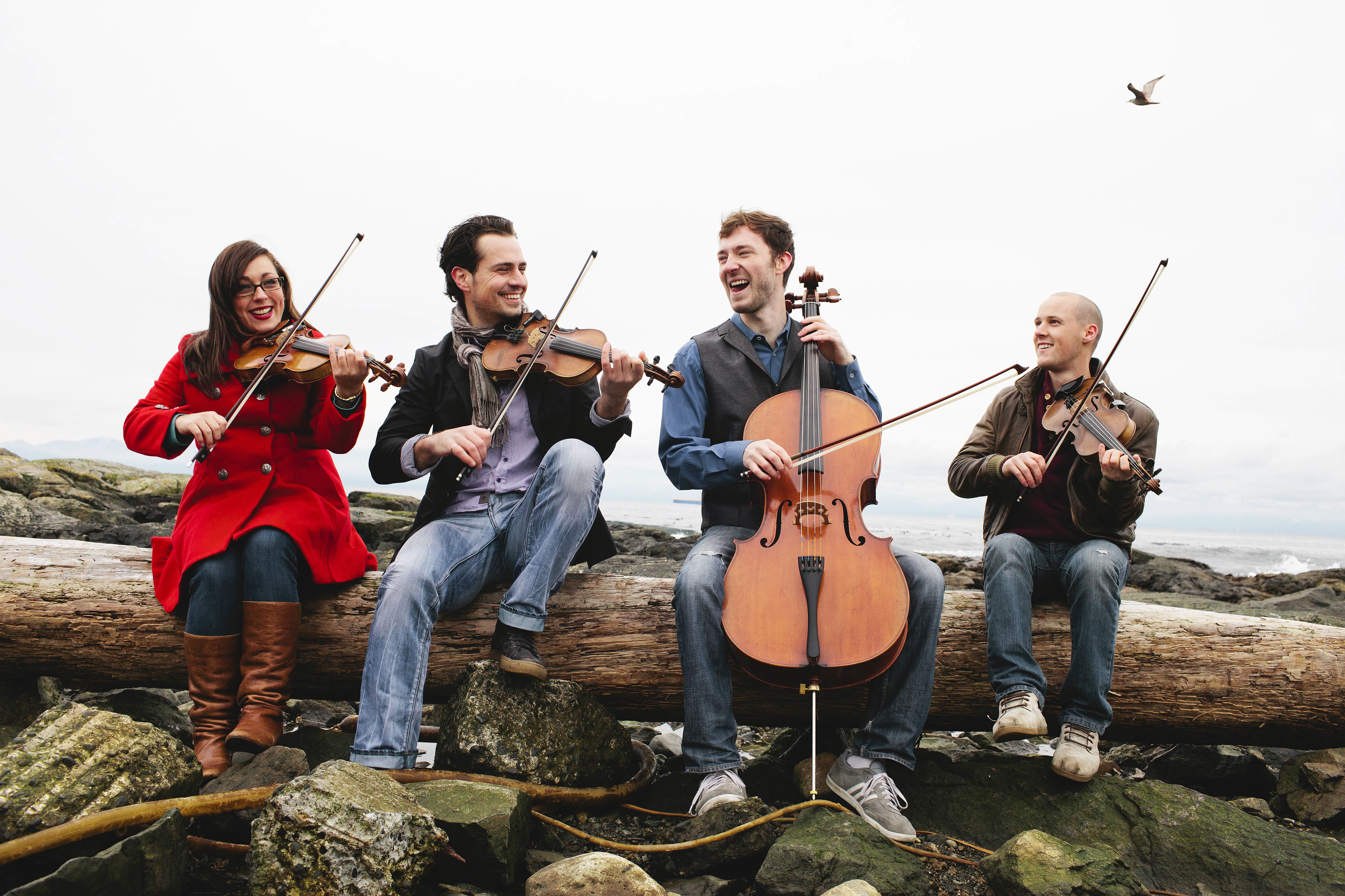 The Fretless, featuring 2009 alumni Ivonne Hernandez and Eric Wright
