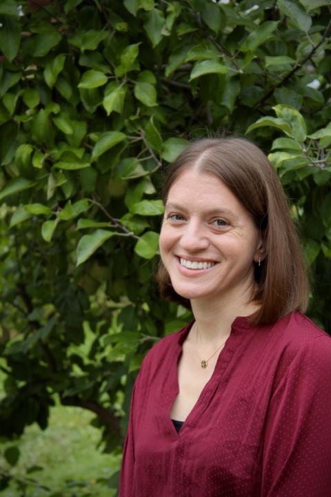 Headshot of Shannon Laine