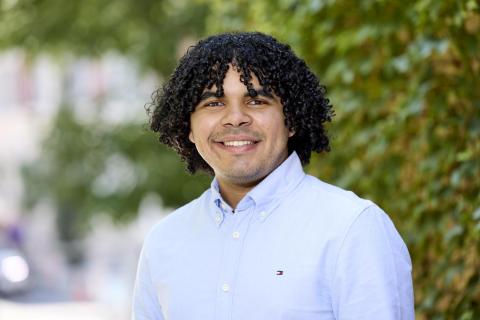 Luis Portalatín headshot